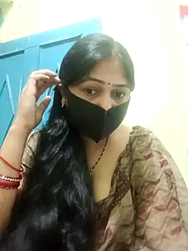 Pinki-girl online show from May 19, 2026, 4:41 am