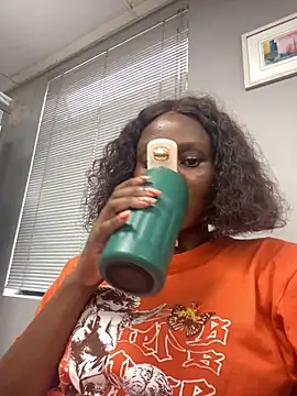 Snapshot of Siwe30 chatting on May 5, 2026, 6:38 am Siwe30 online show from May 5, 2026, 6:38 am