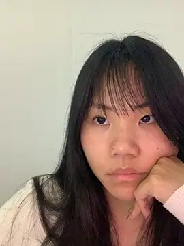 Lina 577 online show from April 14, 2026, 6:51 am