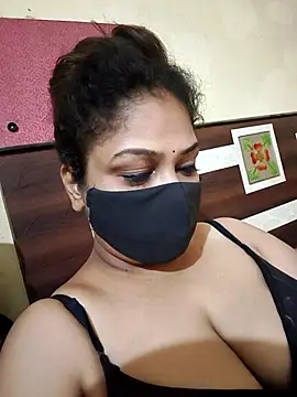 SluttySonam online show from May 1, 2026, 9:14 am