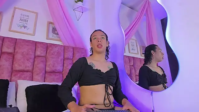 angelcherrypie online show from June 3, 2026, 11:33 am
