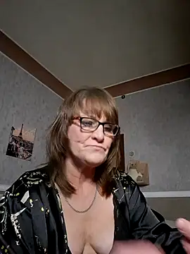 Snapshot of Manulyonok511 chatting on April 10, 2026, 3:02 am Manulyonok511 online show from April 10, 2026, 3:02 am