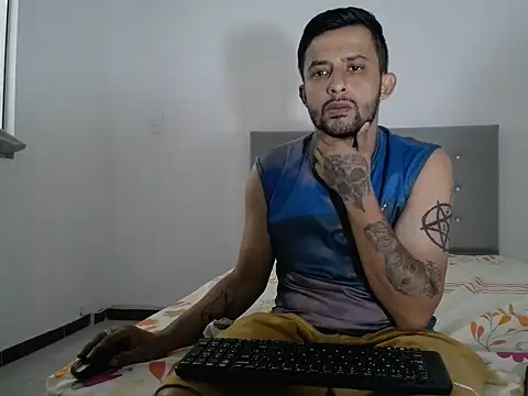 Liamhotlatino online show from June 14, 2026, 11:50 pm