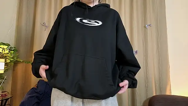 Snapshot of BarbarFinkley chatting on April 7, 2026, 8:27 am BarbarFinkley online show from April 7, 2026, 8:27 am