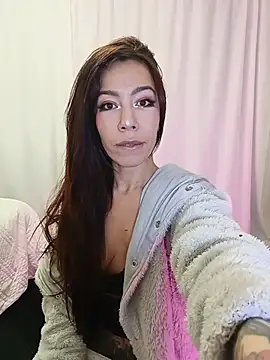 Snapshot of Polina_P chatting on July 23, 2026, 9:28 am Polina P online show from July 23, 2026, 9:28 am