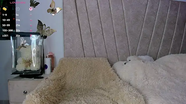 LauraRico online show from June 17, 2026, 4:06 pm