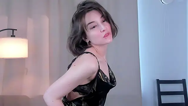 HeleneLeach online show from April 2, 2026, 7:48 am