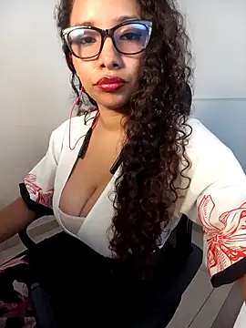 Wolfamara online show from April 21, 2026, 1:28 pm