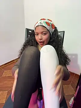 MIAHREINS online show from May 9, 2026, 8:18 am