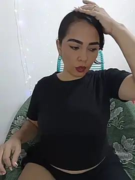 Snapshot of Emily_Divi69 chatting on July 17, 2026, 11:35 pm Emily Divi69 online show from July 17, 2026, 11:35 pm