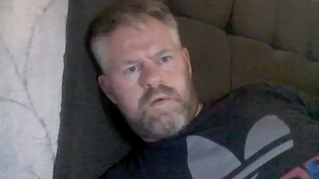 Snapshot of 81jonnyx chatting on April 1, 2026, 9:23 pm 81jonnyx online show from April 1, 2026, 9:23 pm