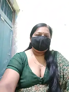 Snapshot of PINKI_024 chatting on May 29, 2026, 5:35 am PINKI 024 online show from May 29, 2026, 5:35 am