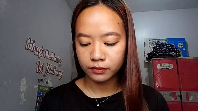 Snapshot of KrisKeep chatting on April 6, 2026, 7:42 am KrisKeep online show from April 6, 2026, 7:42 am