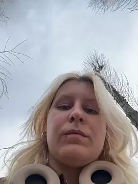 Snapshot of Flora_StallSecrets chatting on April 3, 2026, 12:55 pm Flora StallSecrets online show from April 3, 2026, 12:55 pm