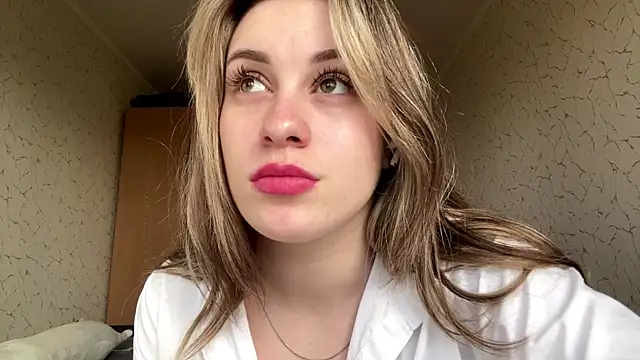 SpringSummers online show from April 4, 2026, 7:15 am