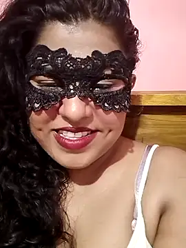 Snapshot of Maskedcurves chatting on April 3, 2026, 5:03 am Maskedcurves online show from April 3, 2026, 5:03 am