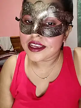 Snapshot of Maskedcurves chatting on May 8, 2026, 5:11 am Maskedcurves online show from May 8, 2026, 5:11 am