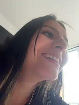 RebecaXoXo  online show from April 16, 2026, 9:39 pm