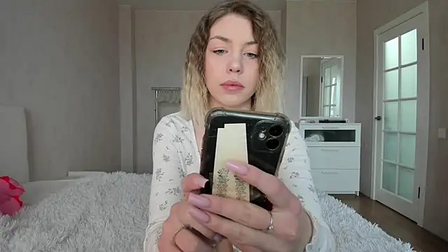 uma like online show from April 3, 2026, 8:43 am