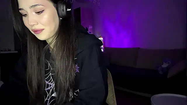 Elizabetswan online show from April 11, 2026, 9:18 pm