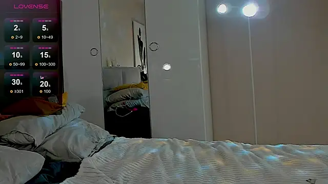 Aphrodite Portman online show from June 17, 2026, 3:28 am