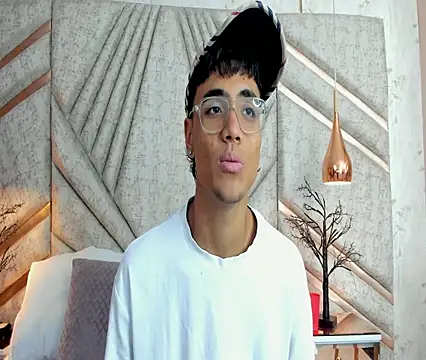 Snapshot of DannTaylor chatting on April 7, 2026, 11:56 am DannTaylor online show from April 7, 2026, 11:56 am