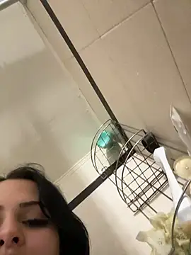 MiaKittyx0 online show from July 9, 2026, 12:33 am