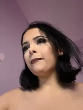 MiaKittyx0 online show from July 13, 2026, 7:02 pm
