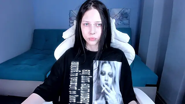 SugarBunny18 online show from July 15, 2026, 7:59 am