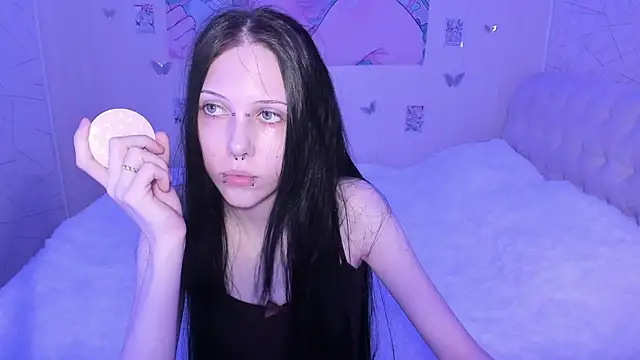 SugarBunny18 online show from July 25, 2026, 7:20 pm