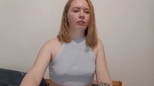 Snapshot of Mary318875 chatting on April 4, 2026, 5:14 am Mary318875 online show from April 4, 2026, 5:14 am