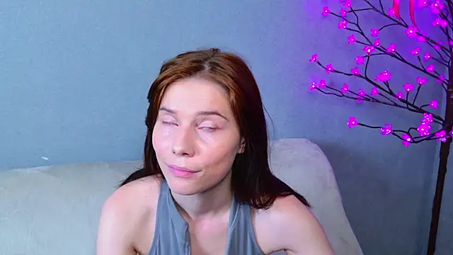 CleoBloom  online show from June 26, 2026, 3:12 am