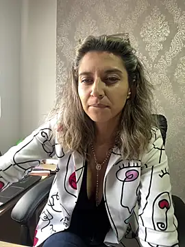 Isabella varella- online show from July 17, 2026, 1:08 pm