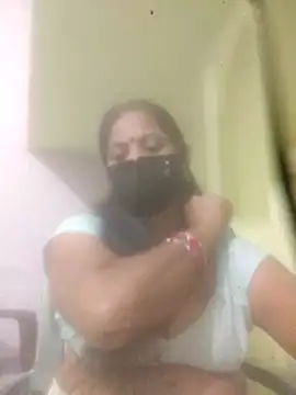 Snapshot of SEEMA_012 chatting on April 11, 2026, 5:48 am SEEMA 012 online show from April 11, 2026, 5:48 am