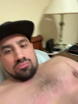 daddyking1013 online show from April 4, 2026, 4:19 am