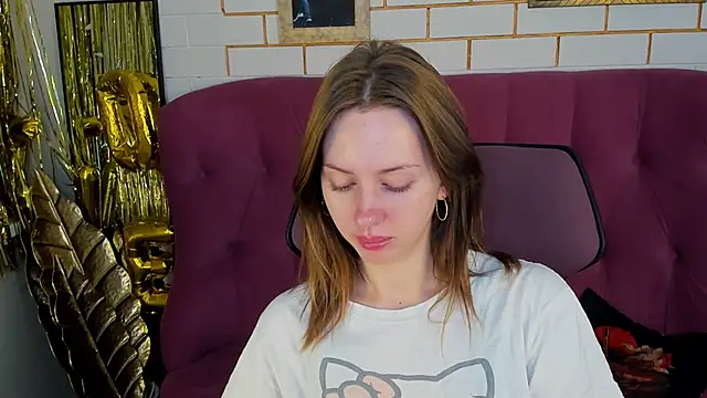 Snapshot of MeganClapp chatting on May 30, 2026, 5:47 am MeganClapp online show from May 30, 2026, 5:47 am