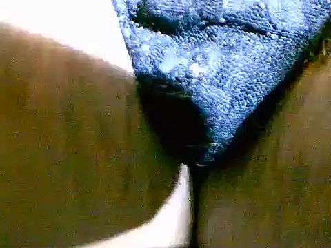 Roxie2 online show from April 3, 2026, 7:42 pm