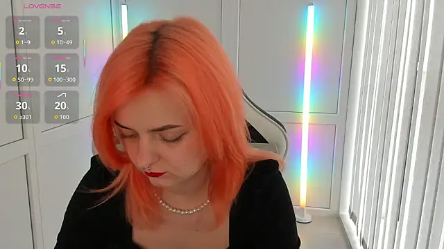 NightLeaf online show from April 10, 2026, 1:18 pm