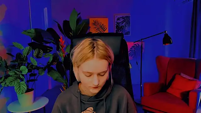 MicheleMarsh online show from April 17, 2026, 11:24 am