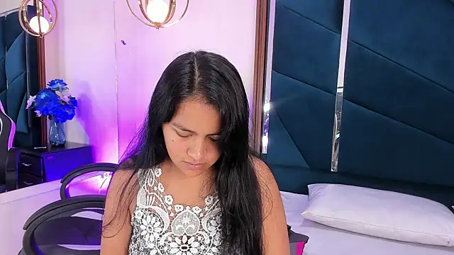 AprilMiiller online show from May 22, 2026, 12:25 pm