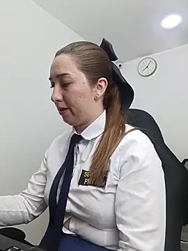 suzy-111 online show from April 9, 2026, 1:07 am