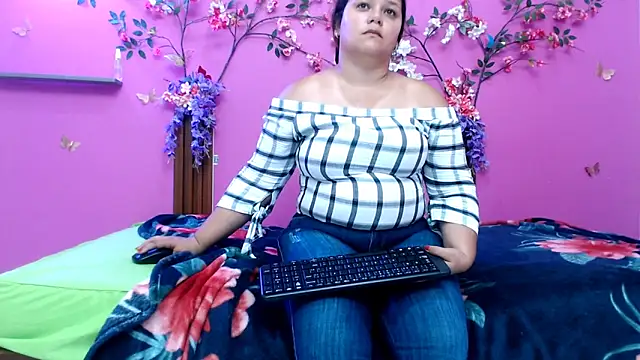 Snapshot of starfishanal21 chatting on May 4, 2026, 7:39 pm starfishanal21 online show from May 4, 2026, 7:39 pm
