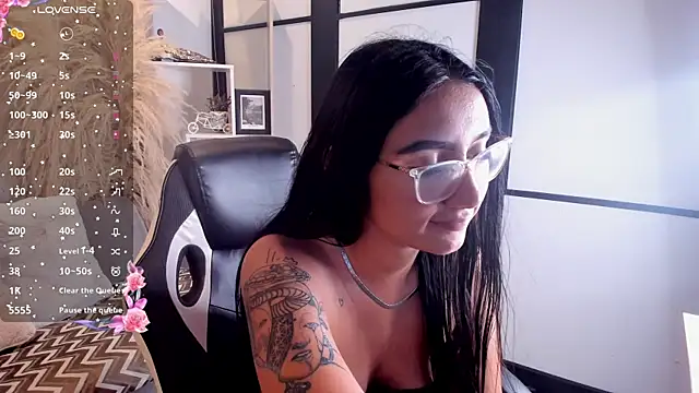 Snapshot of KendallMeyers chatting on April 13, 2026, 7:34 am KendallMeyers online show from April 13, 2026, 7:34 am