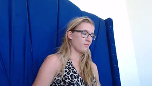 Yennyloves online show from April 3, 2026, 8:15 pm