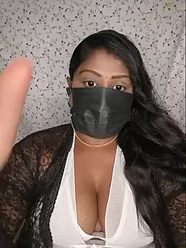Romantic Woman online show from June 7, 2026, 6:24 pm
