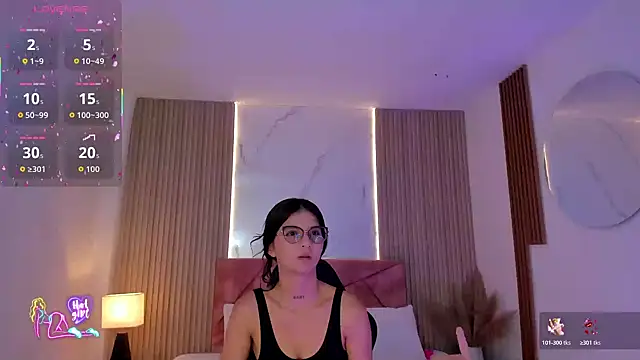 clairemillerx online show from May 30, 2026, 2:34 pm