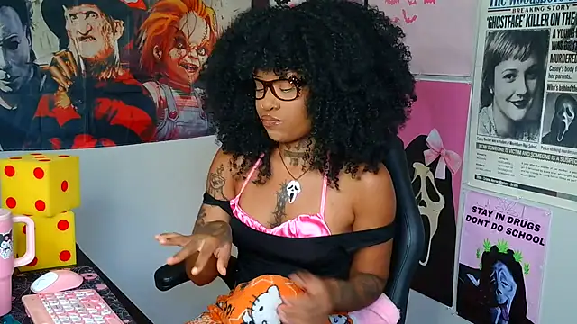 spookiebaddie online show from July 23, 2026, 7:32 pm