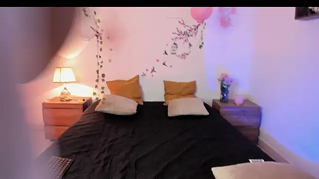 Alazbel8 online show from May 13, 2026, 6:37 pm