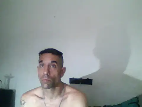 Morenazoojazos38 online show from May 4, 2026, 12:47 am
