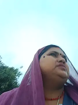 Snapshot of Desi_hot_bhabhi01 chatting on May 31, 2026, 1:17 pm Desi hot bhabhi01 online show from May 31, 2026, 1:17 pm